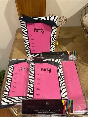 Party Invitation Cards - Hot Pink Zebra Design total 30